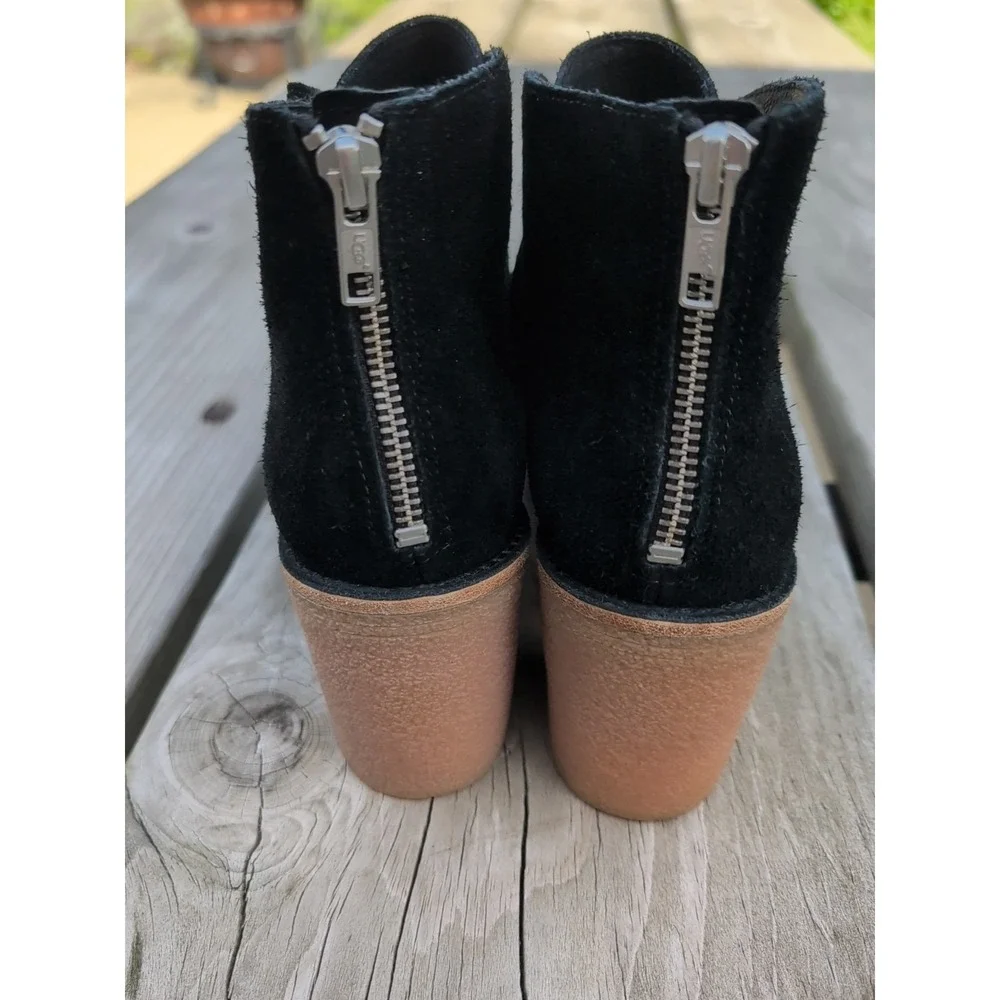 UGG Women's CORIN Ankle Boot 8 US  Black Suede NWOB $140‎ MSRP